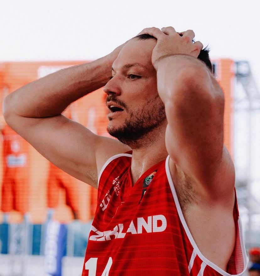 Basket: Jonathan Dubas et la Suisse en argent au Mondial de 3x3